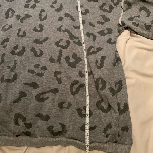 leopard print sweatshirt - Picture 4 of 5